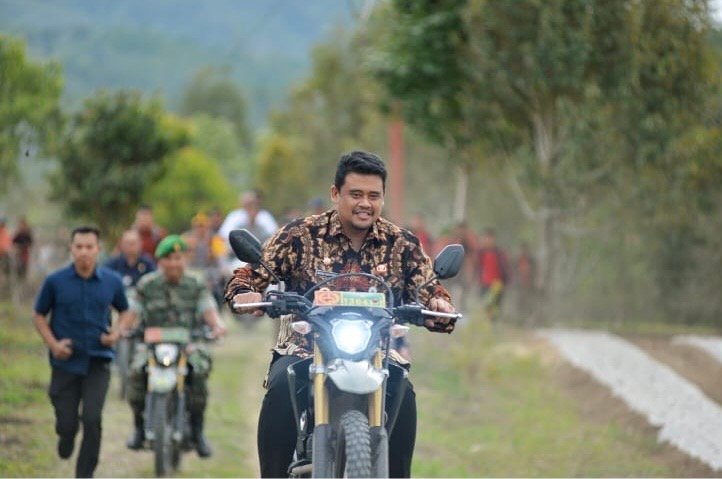 Dengarkan Keluhan Petani Taput,  Gubernur Bobby Nasution Beri Solusi dan Respons Cepat