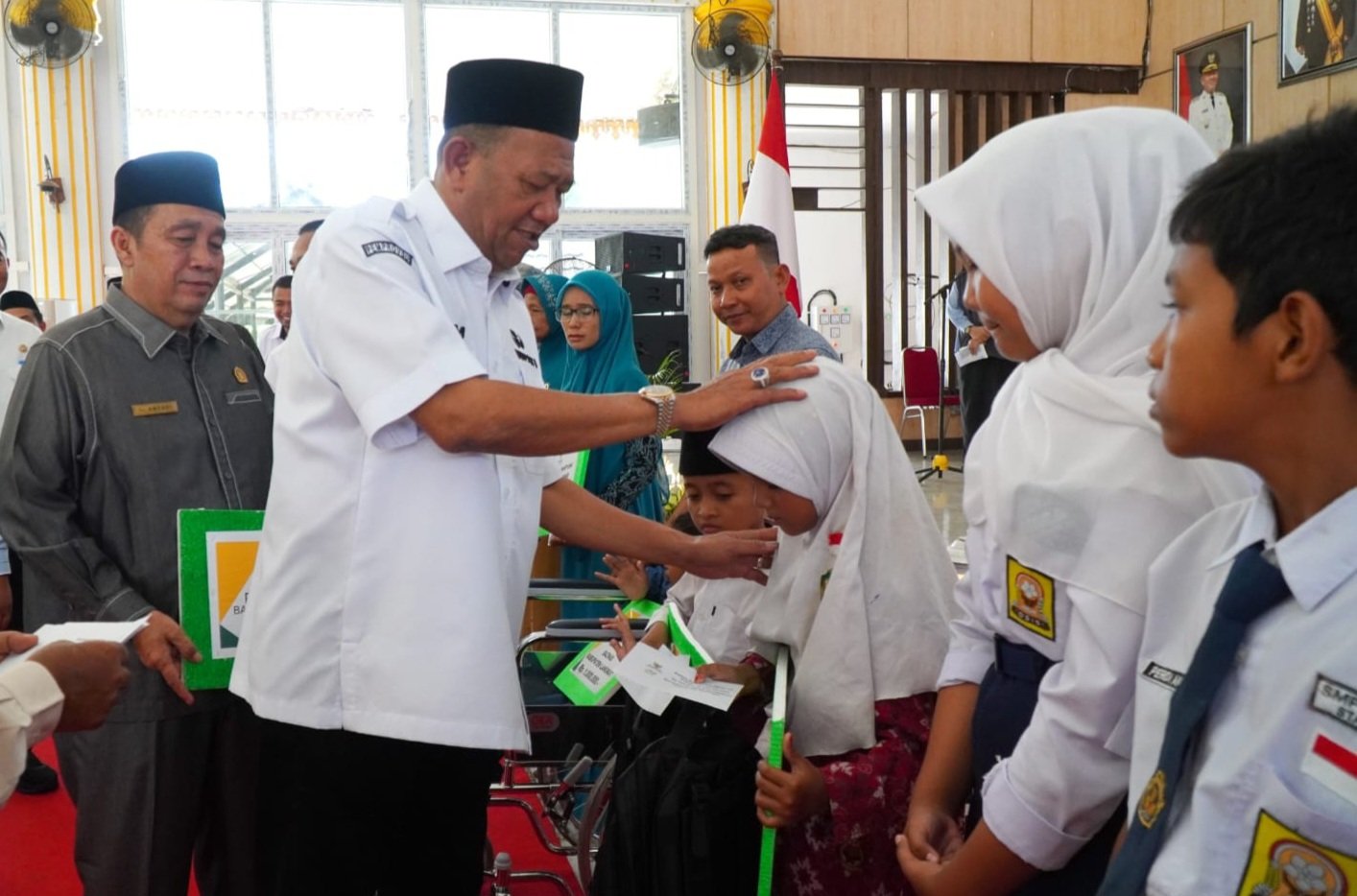 Syah Afandin Salurkan Rp417 Juta Dana Baznas untuk Mustahik Langkat