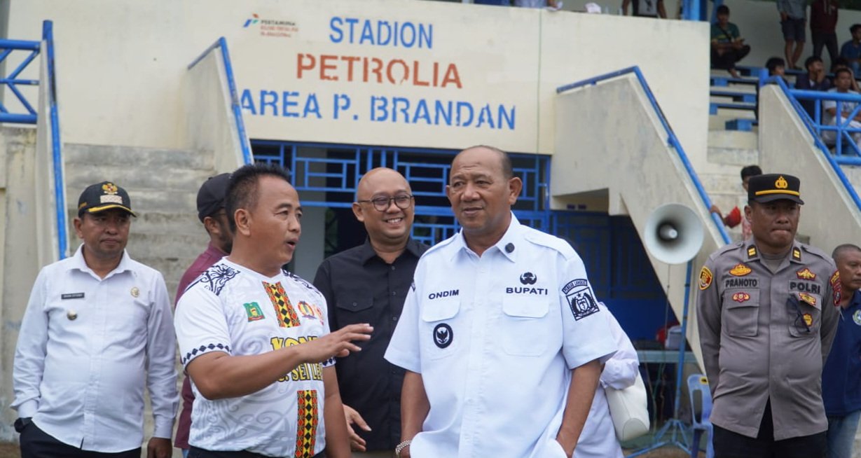 Syah Afandin Tinjau Pertandingan PORKAB