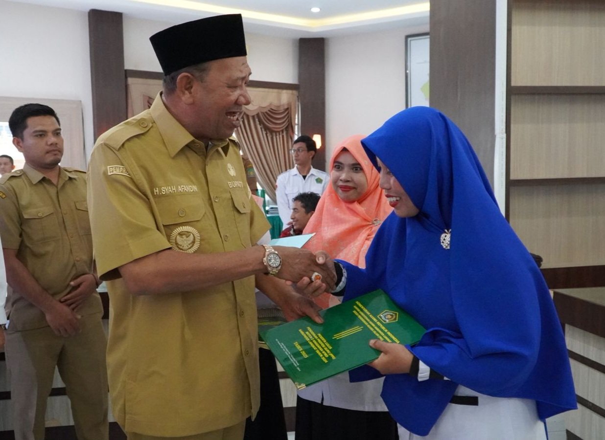 51 Guru PAI Langkat Terima Sertifikat Pendidik