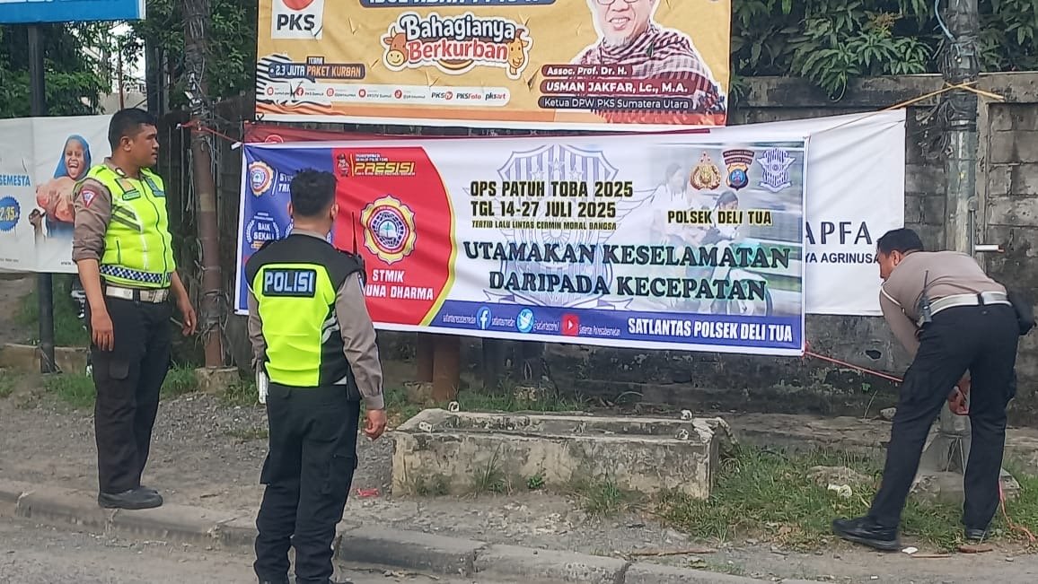 Sosialisasi Operasi Patuh Toba 2025, Unit Lantas Polsek Deli Tua Pasang Spanduk