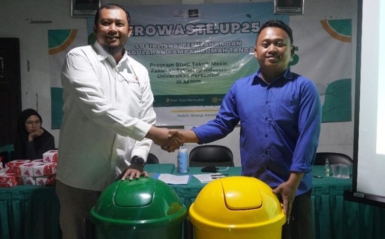 Universitas Pertamina Gagas Komposter Putar, Solusi Cepat Kelola Sampah Organik di Desa Barengkok