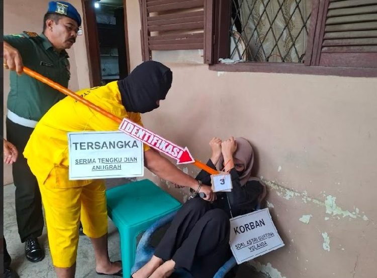 Tersangka Oknum TNI Peragakan 8 Adegan Rekonstruksi Pembunuhan Istri di Deli Serdang