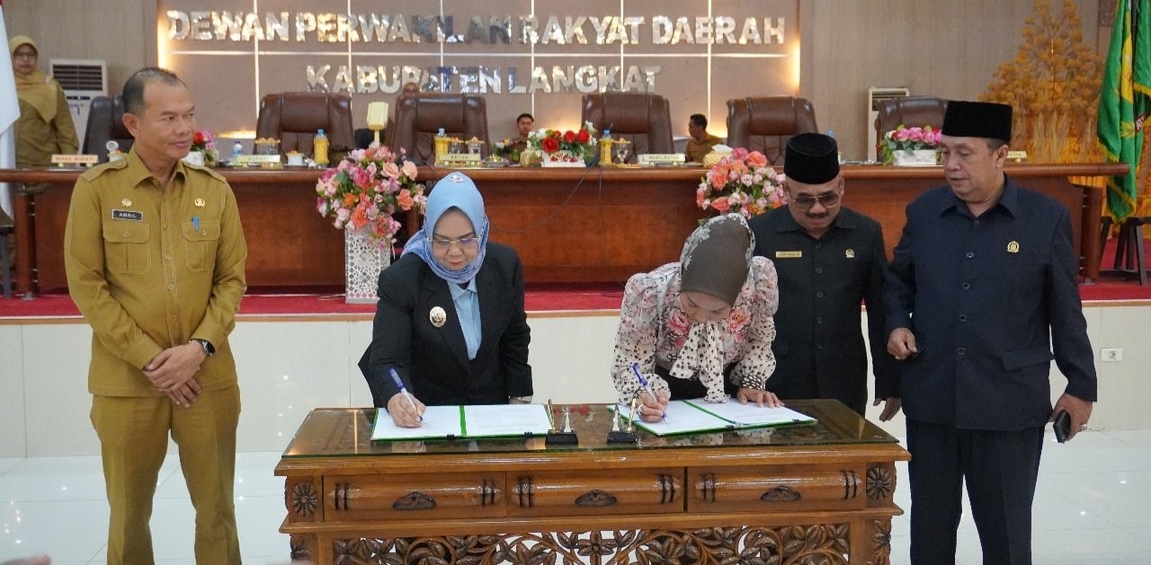 DPRD Langkat Sahkan Ranperda RPJMD Tahun 2025-2029 Menjadi Perda