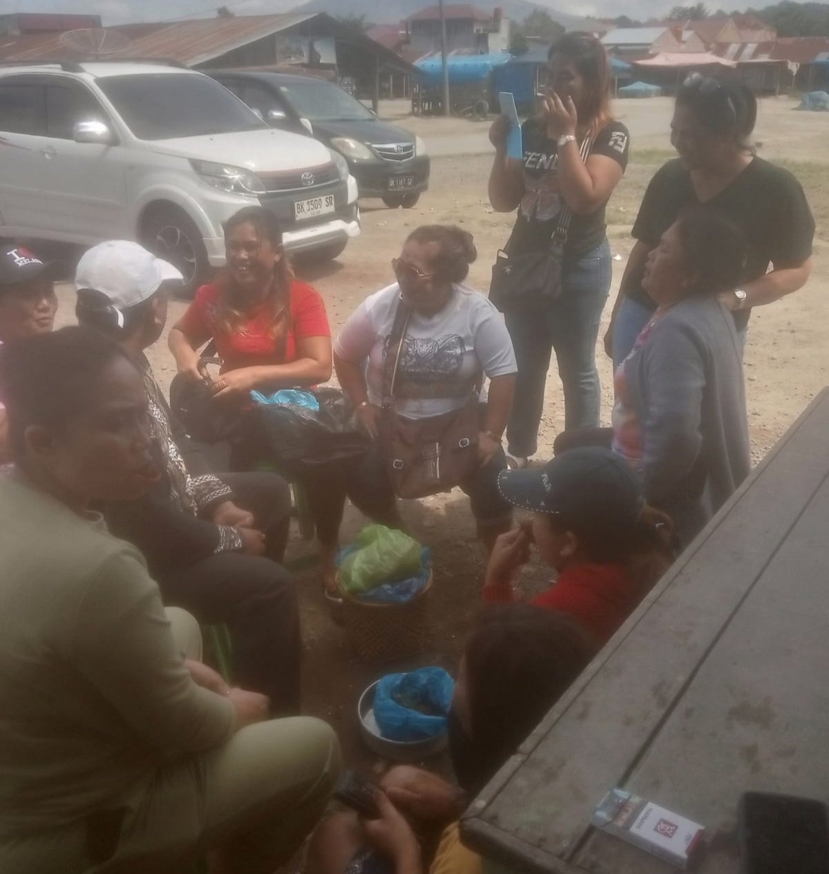 Pemilik Lahan Portal Jalan Demi Kenyamanan Pedagang dan Petani Tanah Karo