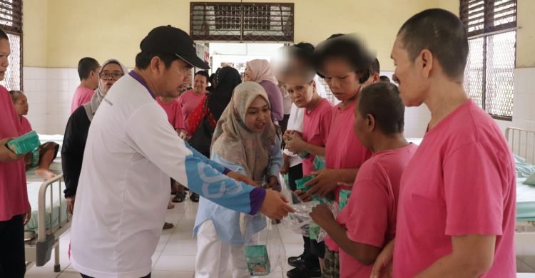 Direktur RS Jiwa Prof. Dr. Muhammad Ildrem Hadirkan Senyum Keluarga Disabilitas Mental