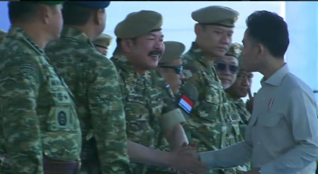 Di Upacara Militer, Gibran Tak Salami AHY dan Beberapa Menteri