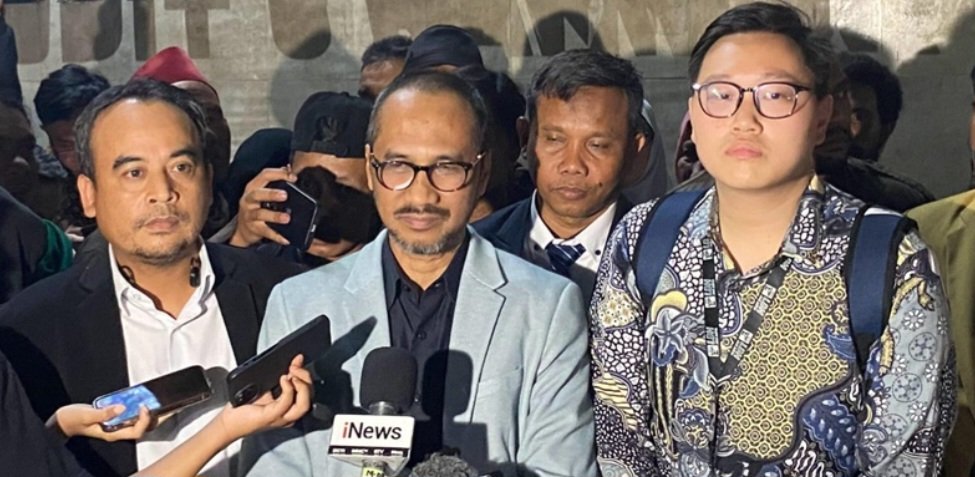 Diperiksa Dalam Kasus Dugaan Ijazah Palsu Jokowi, Abraham Samad Akan Melawan Jika Tersangka