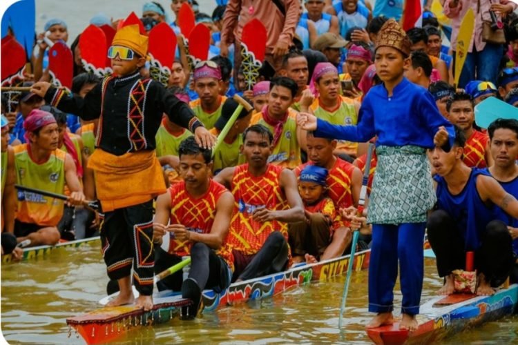 Pembukaan Festival Pacu Jalur, Ikon Budaya Jadi Magnet Wisata