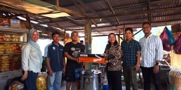 Unimed Bantu UMKM Binjai Tingkatkan Kualitas Keripik Lewat Mesin Peniris Minyak