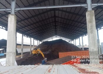 Warga Protes Bau Cangkang Sawit, PT Universal Gloves Dilaporkan Lakukan Intimidasi