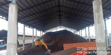 Warga Protes Bau Cangkang Sawit, PT Universal Gloves Dilaporkan Lakukan Intimidasi