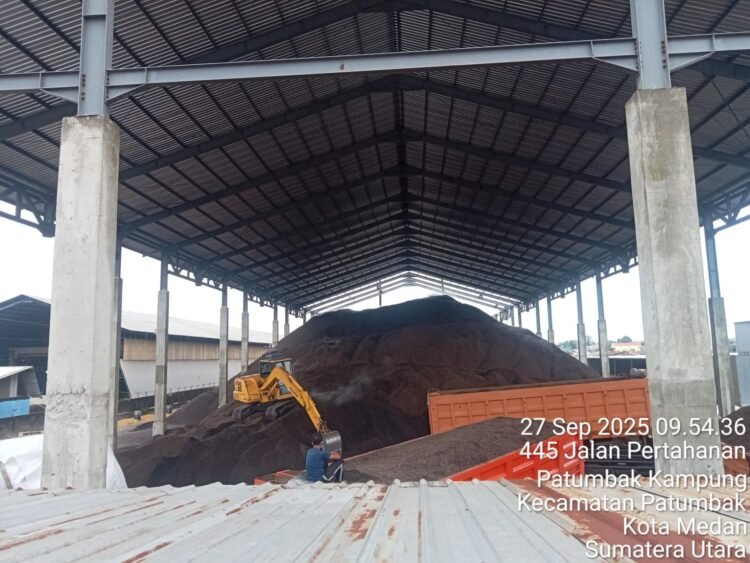 Warga Protes Bau Cangkang Sawit, PT Universal Gloves Dilaporkan Lakukan Intimidasi