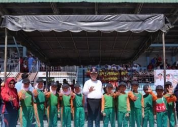 Bupati Karo Dukung Semangat Pelajar Lewat Lomba Baris-Berbaris