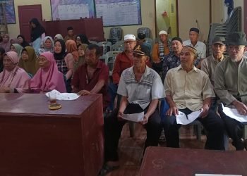 Kepala Desa Secanggang Salurkan BLT Tahap Ketiga Kepada 65 Warga