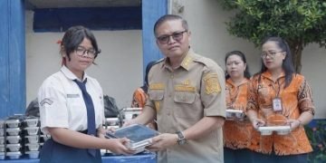 Wakil Bupati Karo Hadiri Launching MBG di SMP Kemala Bhayangkari 2 Kabanjahe