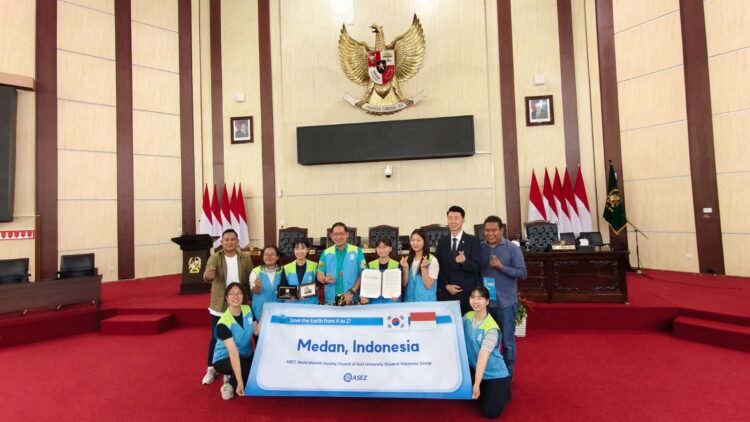 Ketua DPRD Medan Sambut Mahasiswa Internasional ASEZ, Dukung Aksi Sosial dan Lingkungan