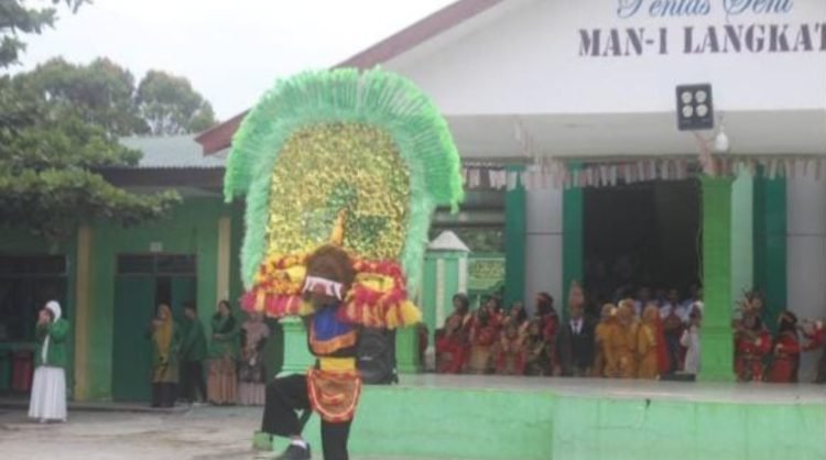Siswa MAN 1 Langkat Rajut Moderasi Beragama Lewat Pentas Budaya