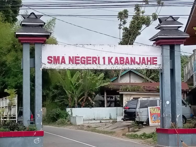 Kepsek SMAN 1 Kabanjahe Belum Tanggapi Somasi Warga Terkait Dugaan Pungli dan KKN
