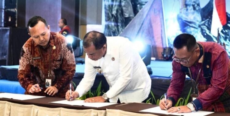 Bupati Karo Tandatangani Kerja Sama Data Statistik untuk Percepatan Pembangunan