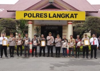 Polsek Pangkalan Brandan & Club BHC Terima Penghargaan dari Kapolres Langkat