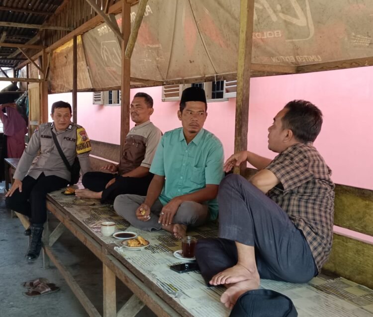 Bhabinkamtibmas Polsek Barumun Patroli dan Tatap Muka Bersama Warga Sampaikan Pesan Kamtibmas