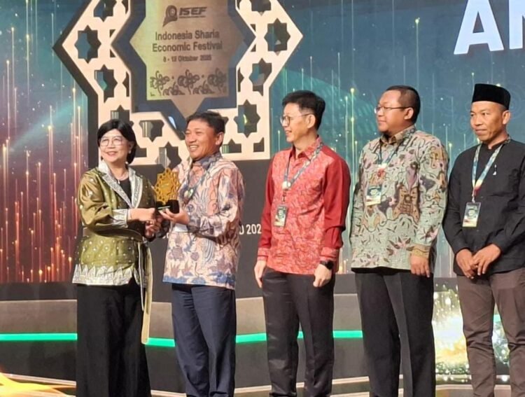Konsisten Dorong Literasi Syariah,BSI Raih Penghargaan dari Bank Indonesia