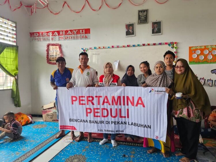 Respons Cepat Pertamina Patra Niaga Regional Sumbagut Bantu Warga Pekan Labuhan Pasca Luapan Sungai Deli