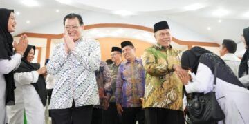 Kabiro SDM Kemenag RI-Kakanwil Kemenagsu Serahkan Penugasan PPPK Redistribusi Tahun 2022-2023