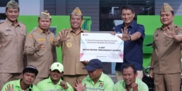 PT Inalum Serahkan 4 Unit Kendaraan Sampah ke Pemkab Karo