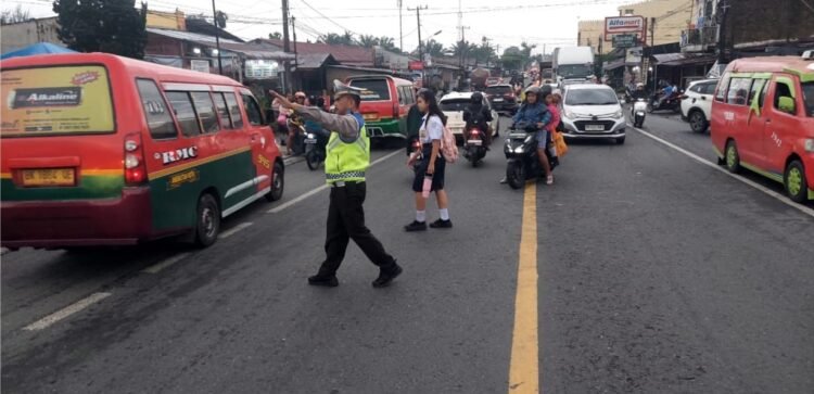 Kanit Propam Polsek Pancur Batu Cek Kesiapan Personel di Titik Strong Point Pagi Hari