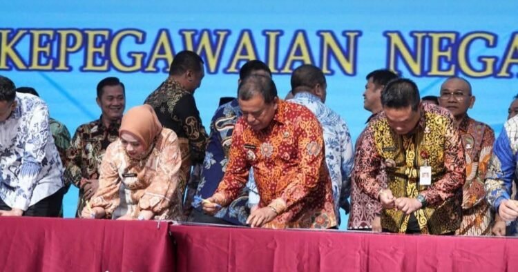 Bupati Karo Tandatangani Komitmen Penerapan Manajemen Talenta ASN, Dukung Reformasi Birokrasi Berbasis Kinerja