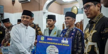 Safari Isya di Masjid Al Arif Billah, Rico Waas Memberdayakan Masjid di Gang