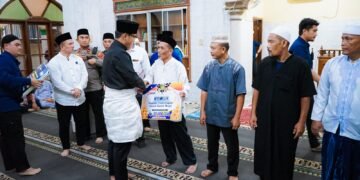 Safari Asar di Masjid Nur Rukiah, Rico Waas Ajak Masyarakat Bijak Berteknologi