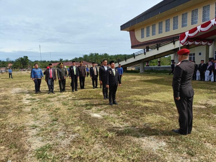 Bupati Palas Pimpin Upacara Hari Pahlawan Ke-80 Tahun 2025. “Pahlawanku Teladan, Terus Bergerak, Melanjutkan Perjuangan”