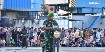 Kasdam I/BB Pimpin Upacara Penyambutan Personel Brigif dan Yon TP Tahap II di Dermaga Belawan