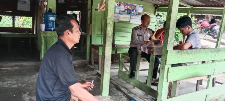 Polres Padang Lawas Bhabinkamtibmas Polsek Barumun Sambang ke Desa Binaannya
