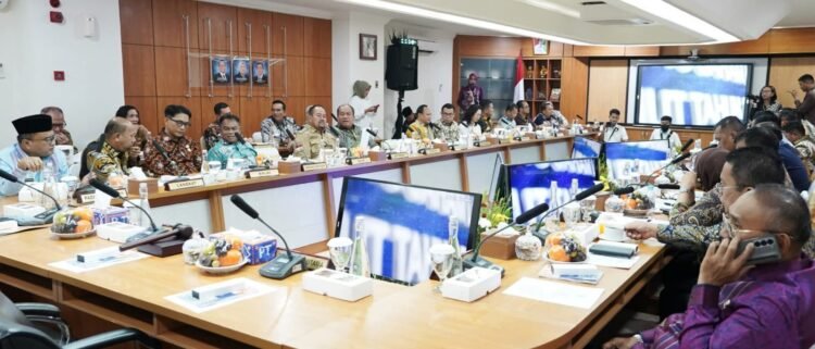 Bupati Padang Lawas Hadiri RUPS-LB Bank Sumut Tahun 2025