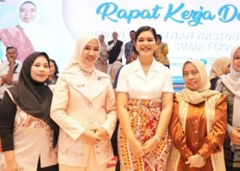 Ketua Dekranasda Padang Lawas Hadiri Rakerda Sumut