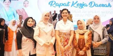 Ketua Dekranasda Padang Lawas Hadiri Rakerda Sumut