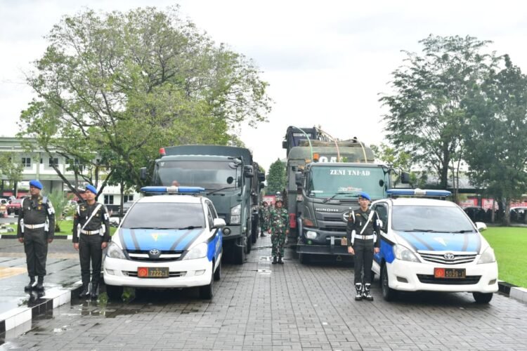 Kasdam I/BB Berangkatkan 204 Personel Kodam I/BB untuk Membantu Bencana Alam Banjir dan Longsor di Wilayah Korem 023/Kawal Samudra