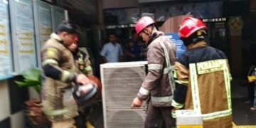 Heboh, Mesin AC Ruang Tunggu Disdukcapil Medan Keluarkan Asap