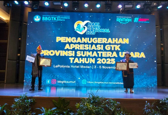 Dua Guru Asal Pakpak Bharat Terima Apresiasi Guru Tenaga Pendidik Terbaik di Sumut