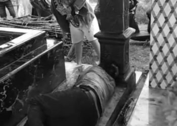 Pria Penuh Luka Bacok Ditemukan di Pekuburan