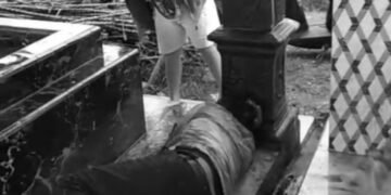 Pria Penuh Luka Bacok Ditemukan di Pekuburan