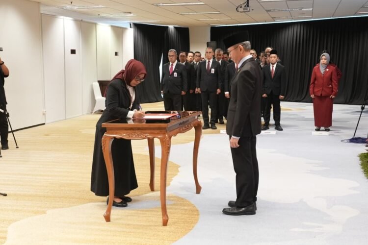 OJK Lantik Nofa Hermawati sebagai Kepala OJK Tasikmalaya