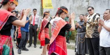 Safari Natal di Paroki St. Fransiskus Assisi Padang Bulan, Rico Waas Ajak Jemaat Perkuat Keharmonisan Keluarga