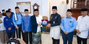 Kunjungi Pesantren Ar-Raudlatul Hasanah, Rico Waas Dorong Santri Jadi Pemimpin Masa Depan