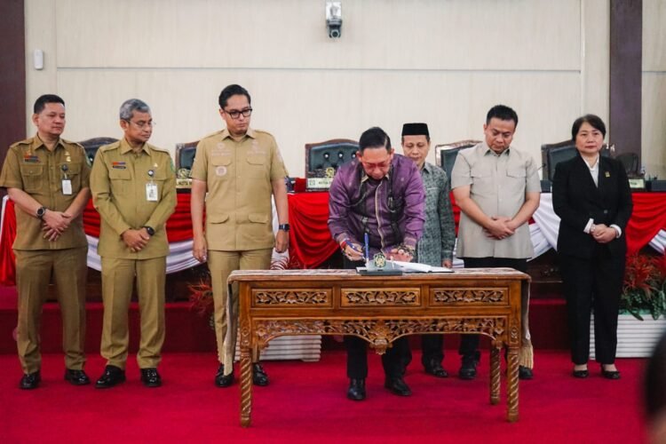 Komitmen Tingkatkan Kesehatan Masyarakat, Rico Waas dan DPRD Sepakati Perda KTR