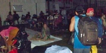 Dame Duma Bagikan Seribuan Nasi Bungkus Gratis untuk Warga Medan Helvetia Terdampak Banjir